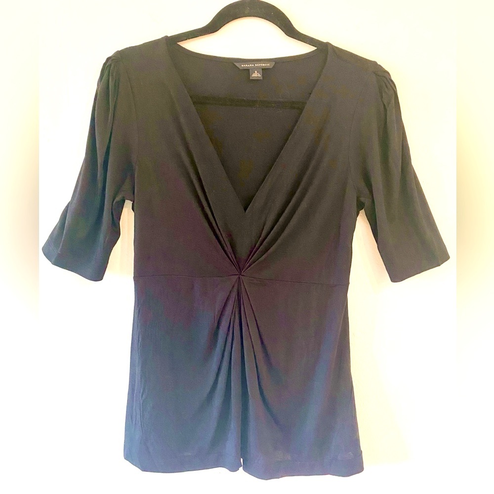 Banana Republic v neck black blouse size small